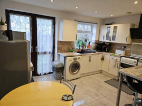 Monyhull Homestay - near City centre Kingsheath NIA NEC BHX